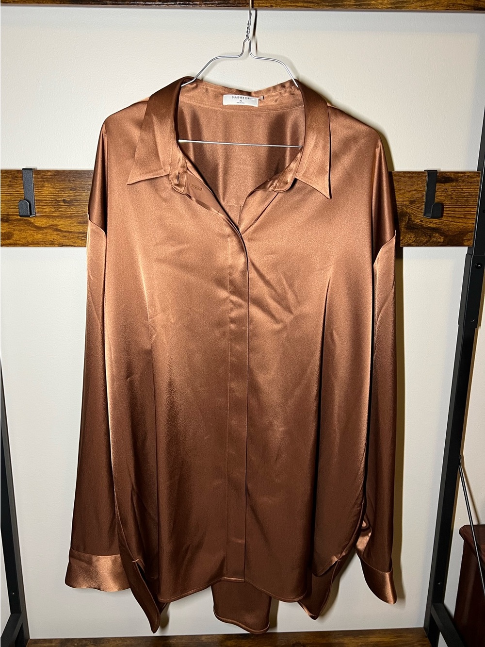 Aritizia Babaton Satin Copper Brown Button-Front Blouse